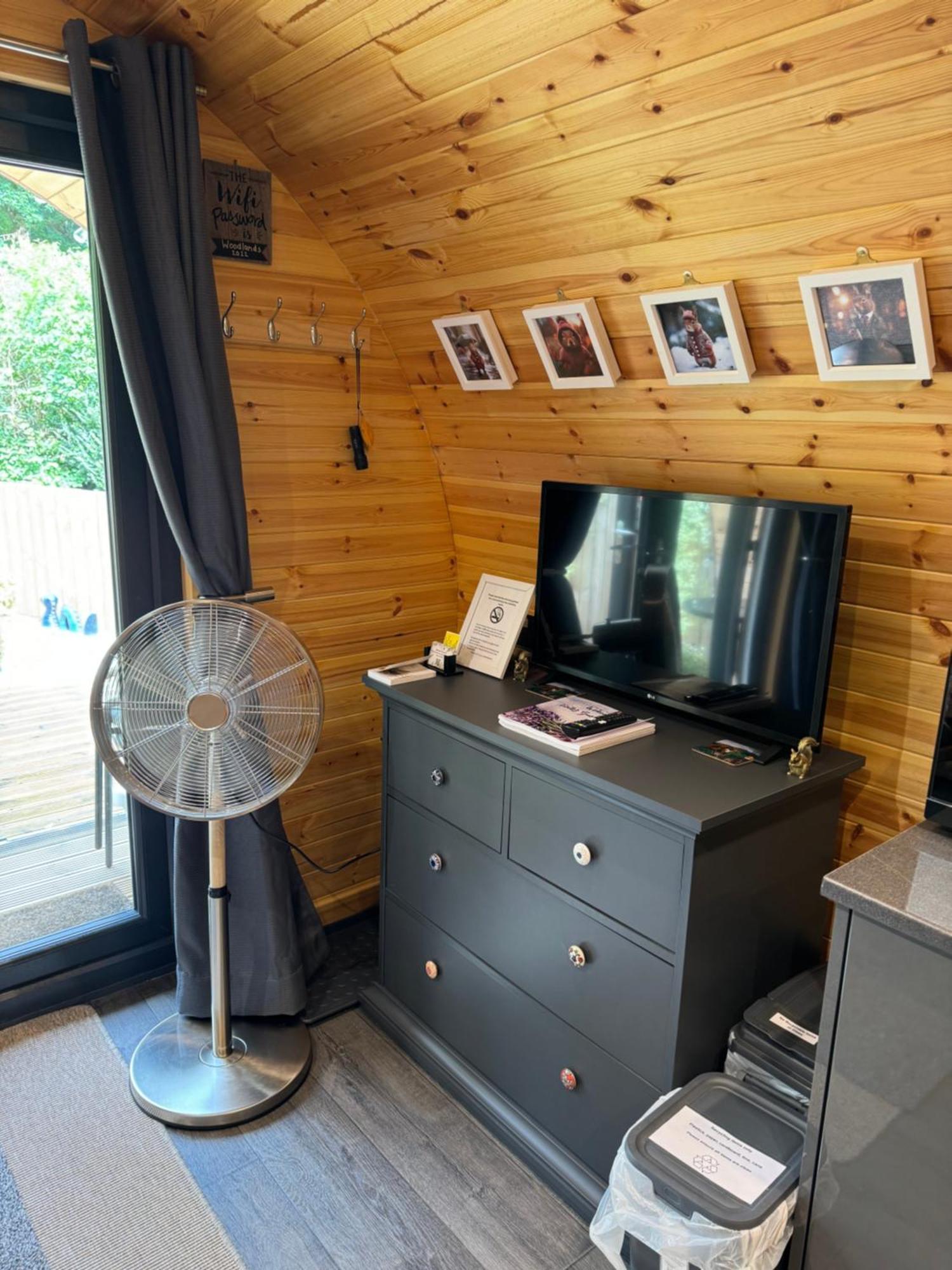 Loch Ness Woodland Pods Hotel Drumnadrochit Buitenkant foto